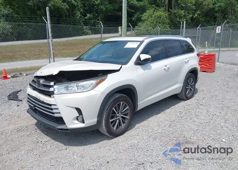 2018 Toyota Highlander Xle из США, поврежденный, VIN 5TDKZRFHXJS541345